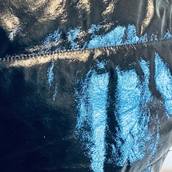 Faux Patent Leather Cropped Puffer Jacket - Black - Picture 9 of 14